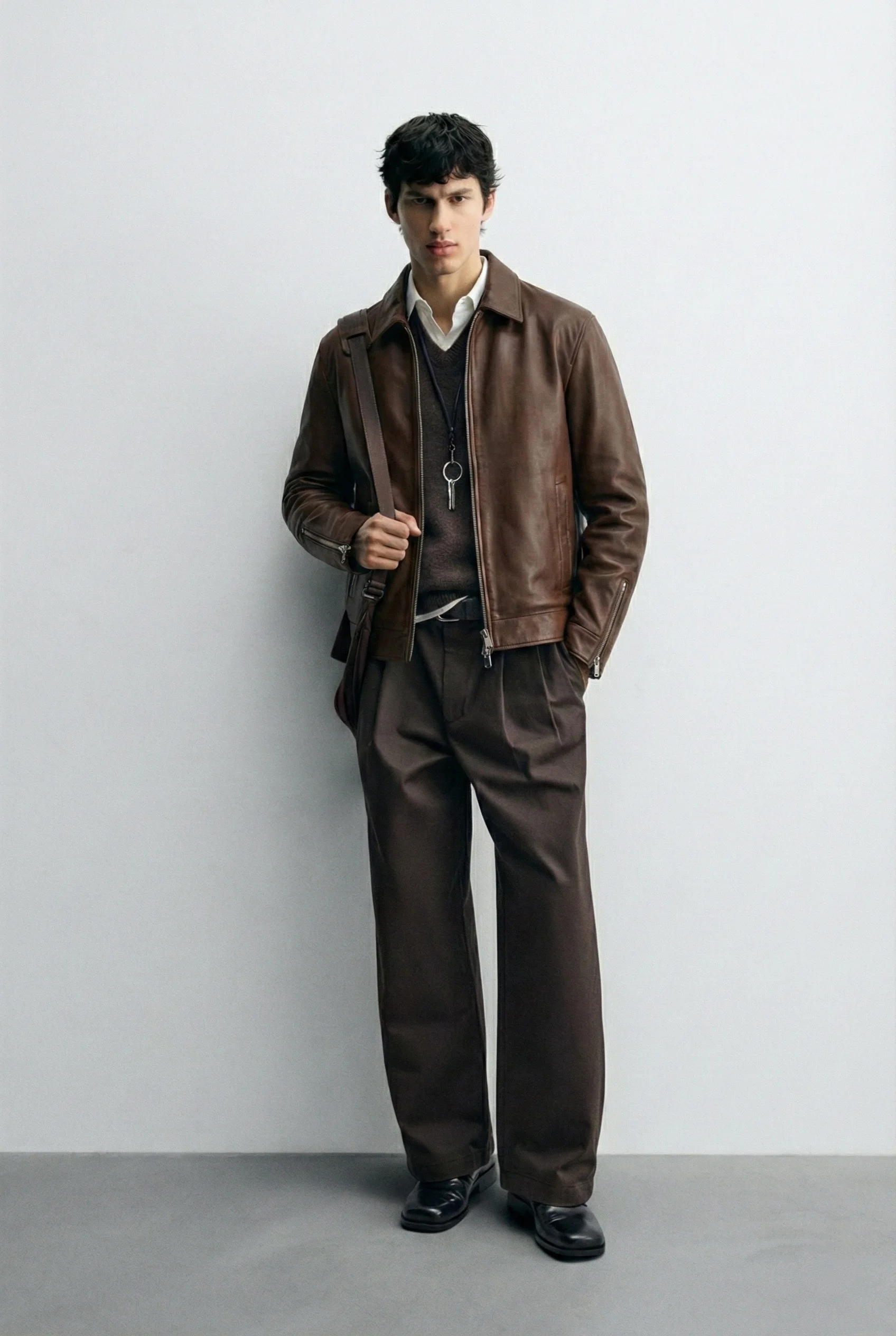 Collared brown leather jacket - Image 2