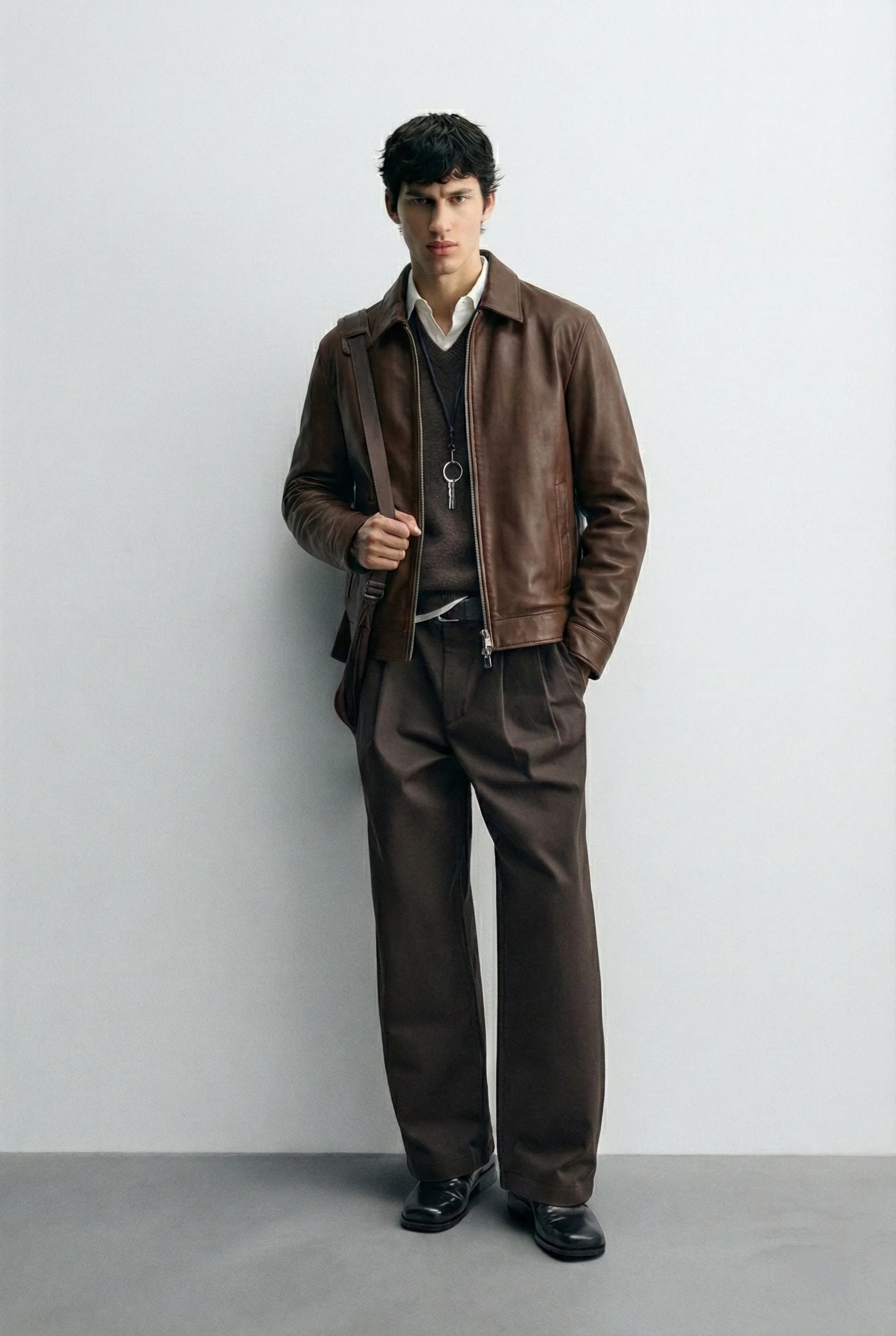 Collared brown leather jacket - Image 5